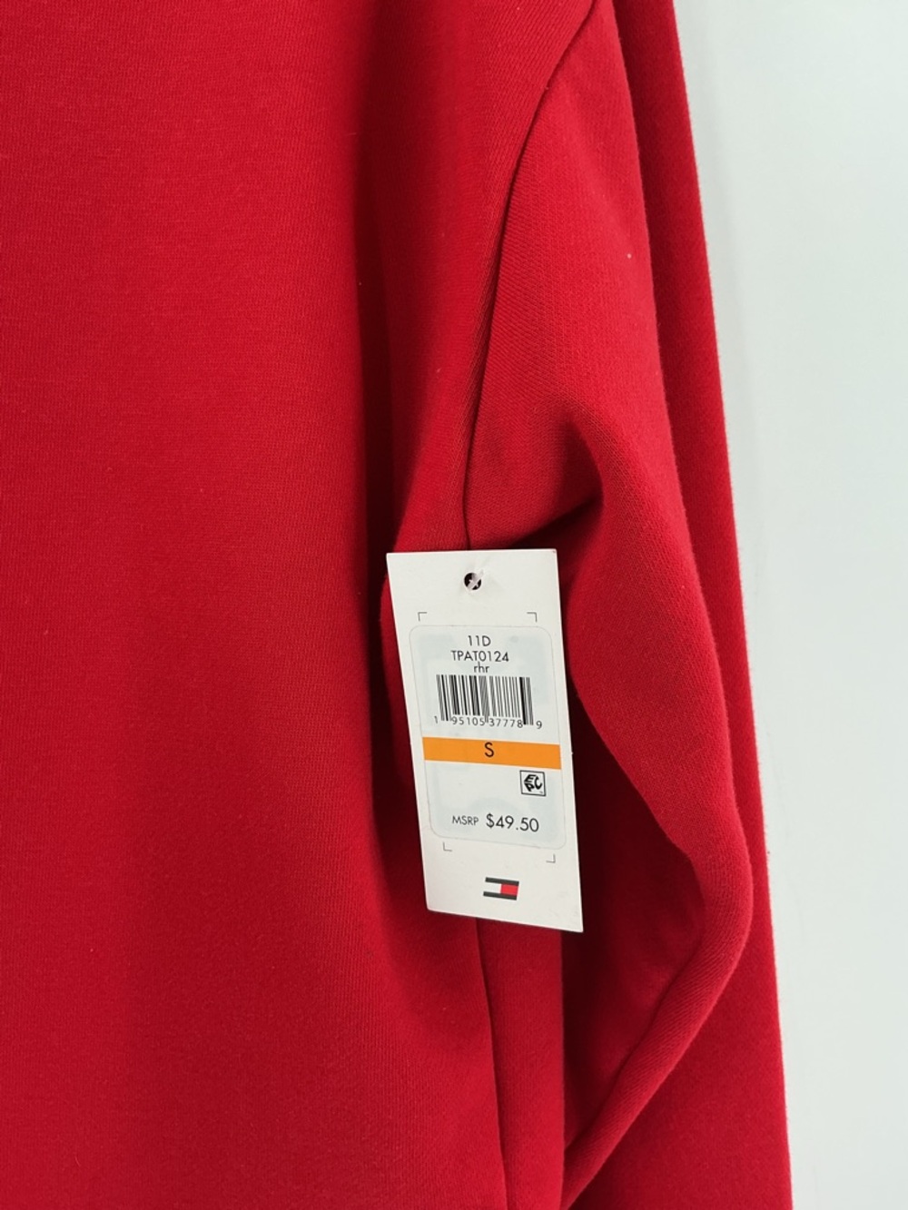 Tommy badge Red Crewneck with Flag Patch small - Picture 6 of 8